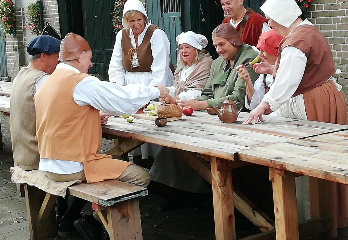 Maecenas sed diam eget risus varius blandit sit amet non magna.