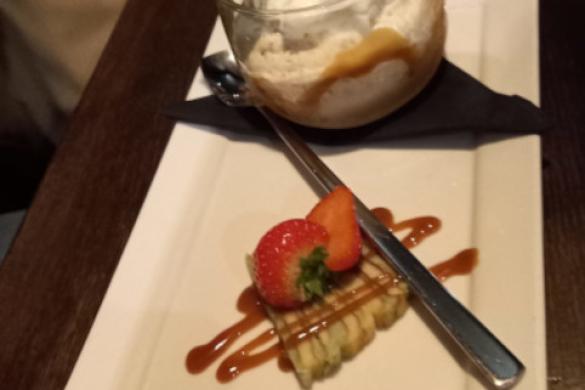 Toetje bij bar-bistro Dok